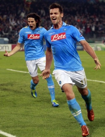 并带领他们 并带领他们